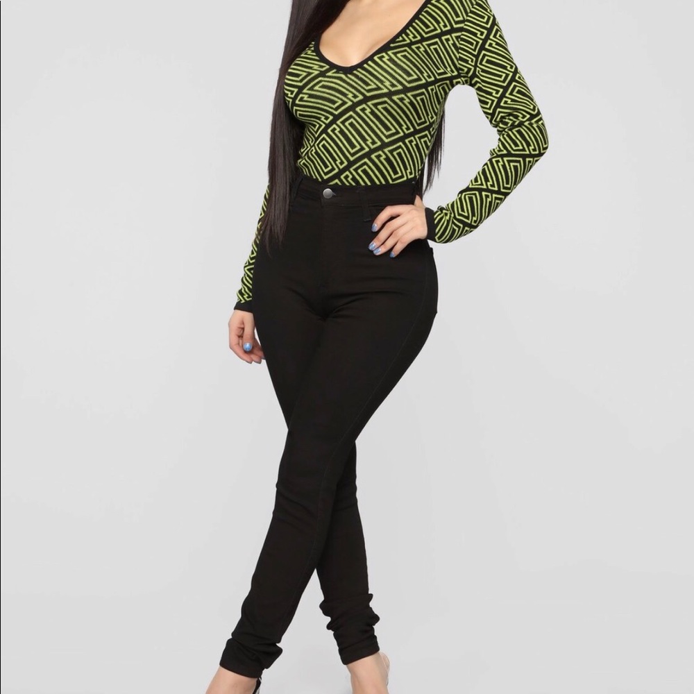 Fashion Nova Black and Lime Green Knit Bodysuit XS